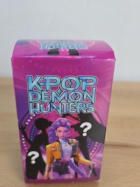 K-Pop Demon Hunters Collectible Figure Box - Pink & Purple